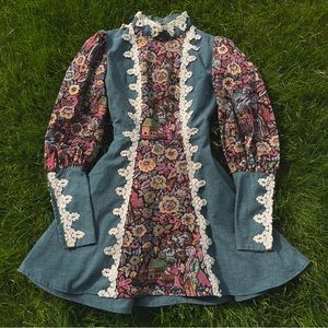 RARE vintage 1970’s Gunne Sax White Hearts Label tapestry print mini dress